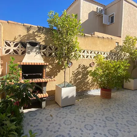 Casa Torre Y Mar With 2 Bedrooms Pool Barbecue Patio & Sun Terrace *